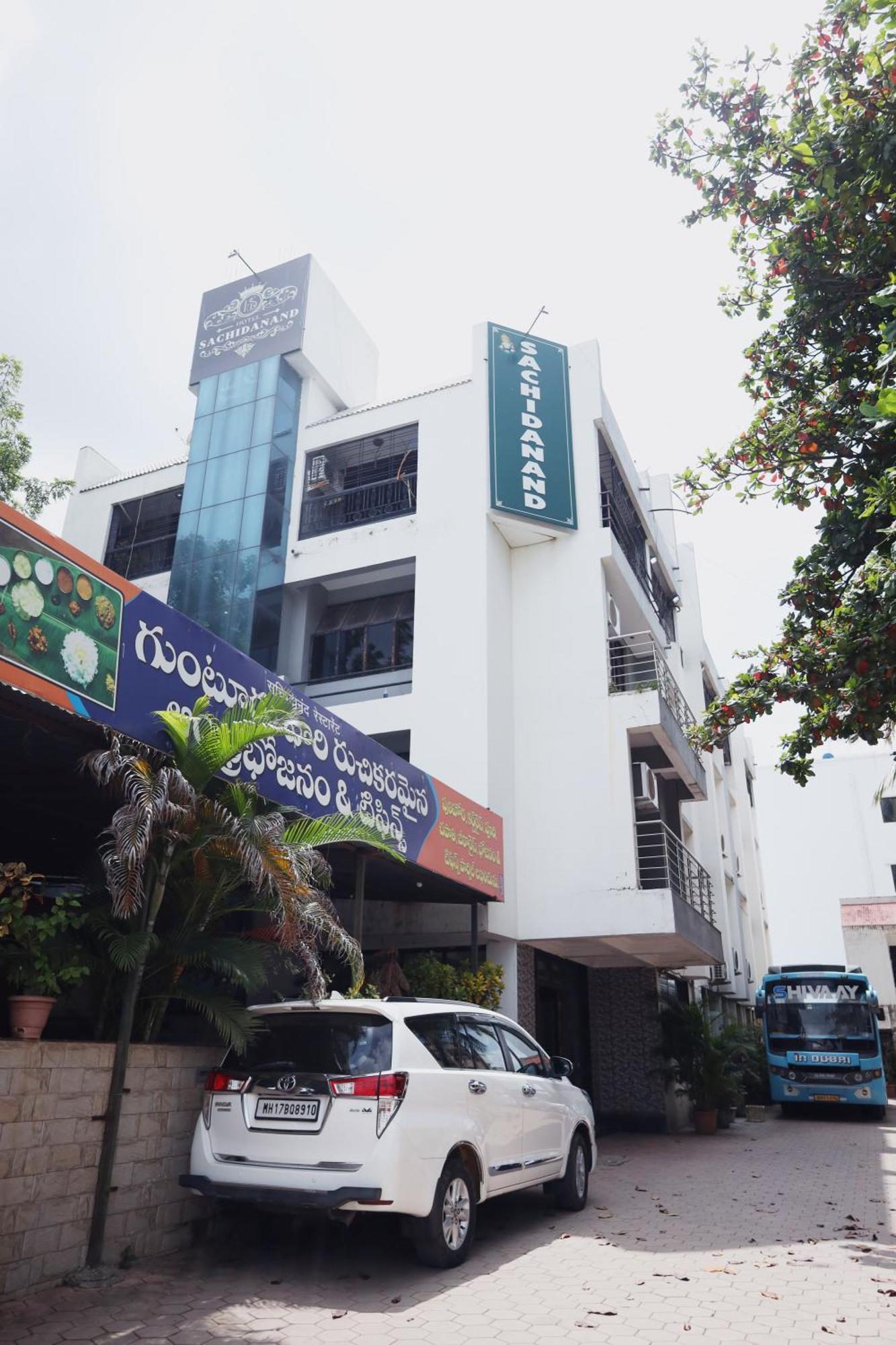 Hotel Sachidanand Ширди Екстериор снимка